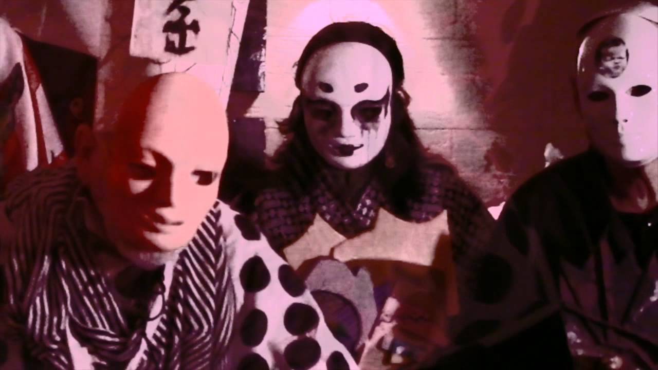 DADA MASK PERFORMANCE 3
