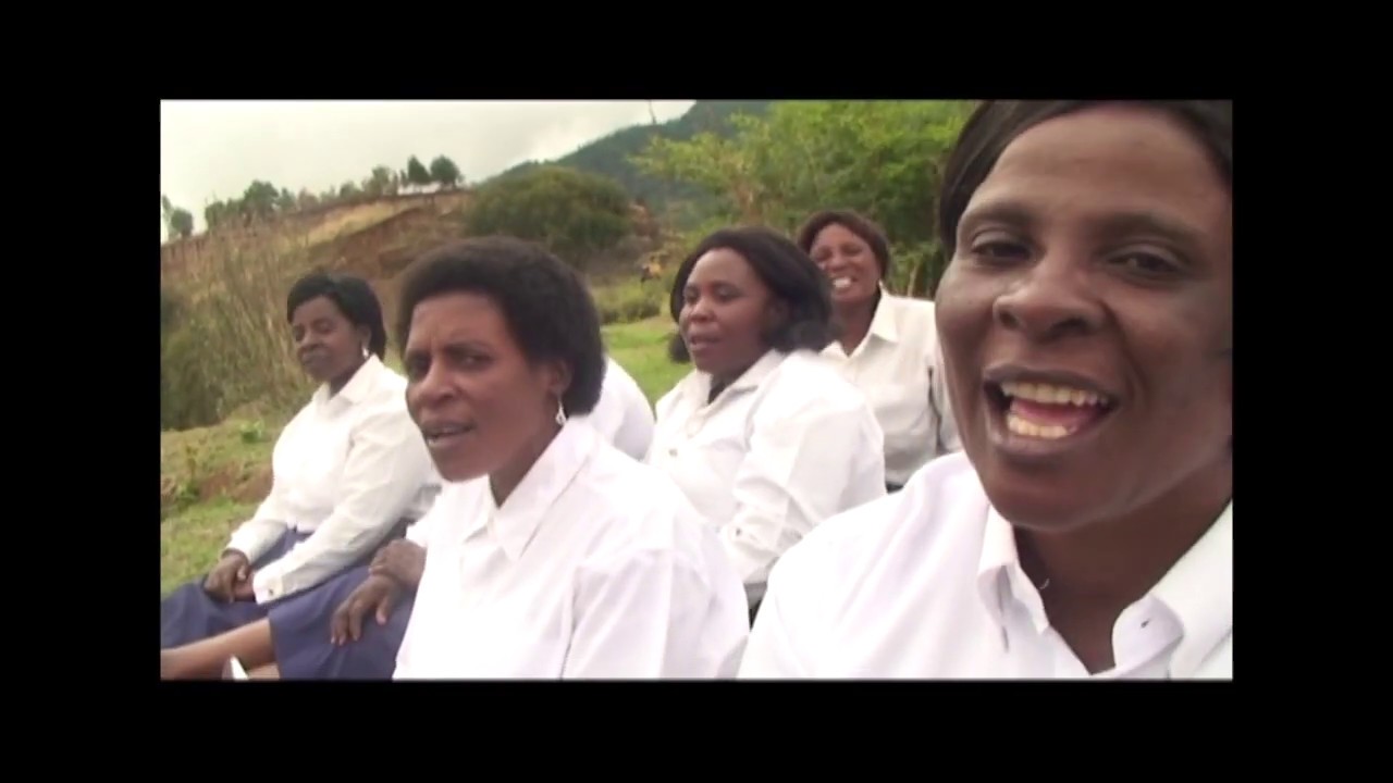 Kwaya kuu kanisa la moravian jimbo la kusini magharibi(MBEYA)-maisha ni sawa na maua(official video)