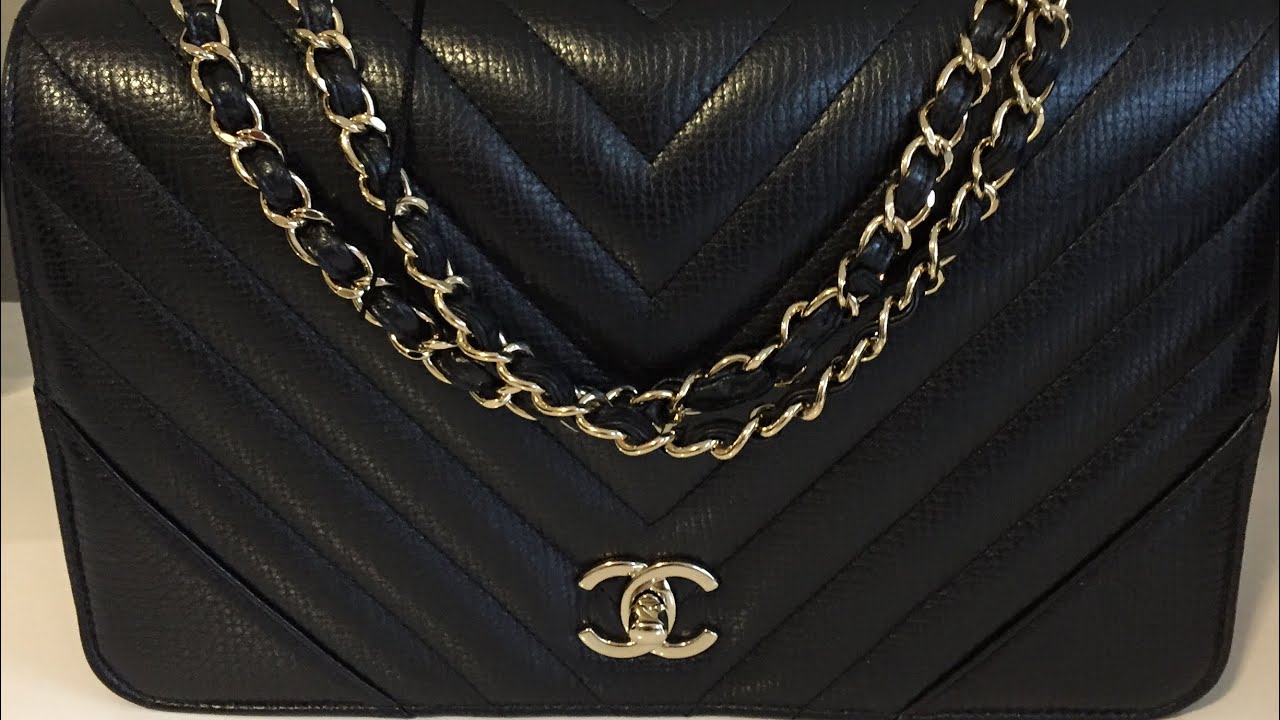 Chanel Statement Flap Review and What's in my Bag!