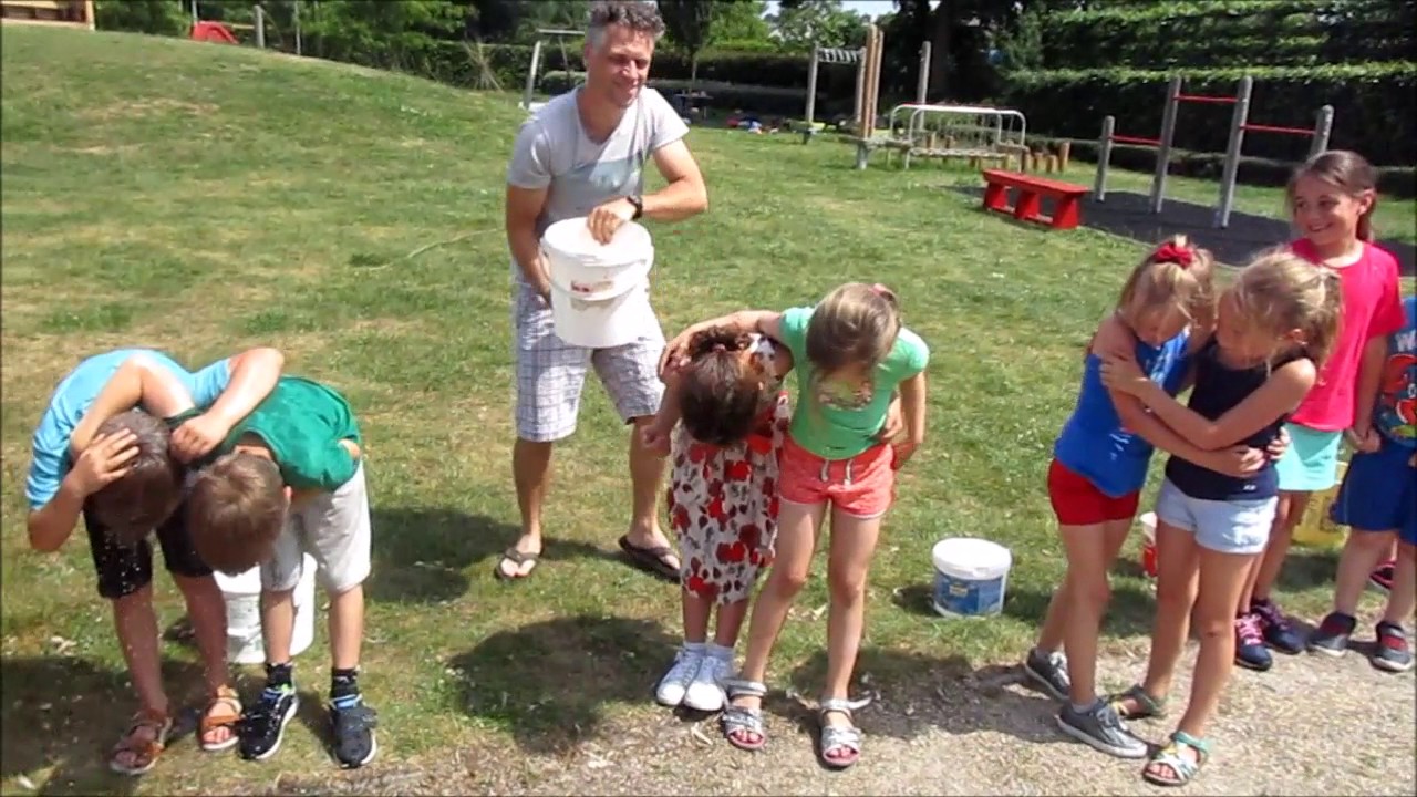 Waterspelletjes smurfenklasjes.