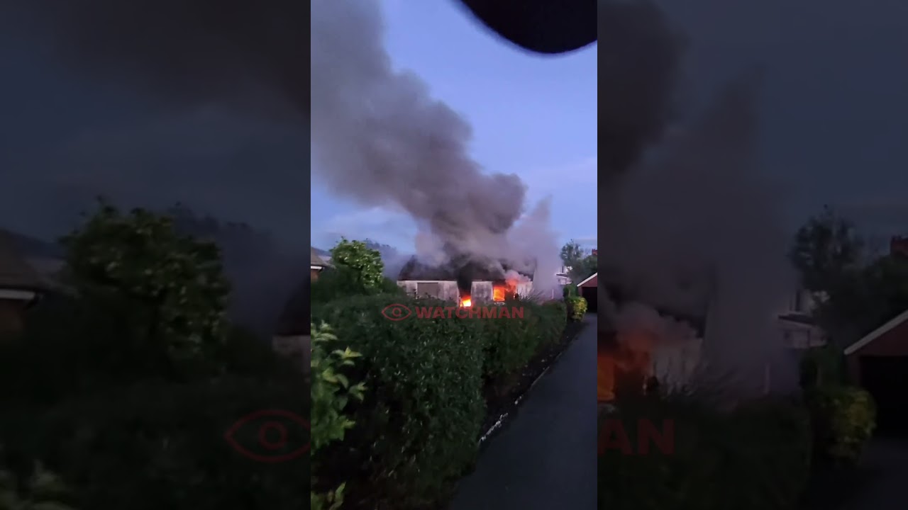 Восточный Белфаст в огне: здание подожгли во время массовых беспорядков 🚨