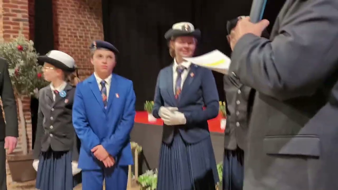 Baisieux - Cérémonie des voeux 2025 : Mise à l'honneur des jeunes portes drapeaux