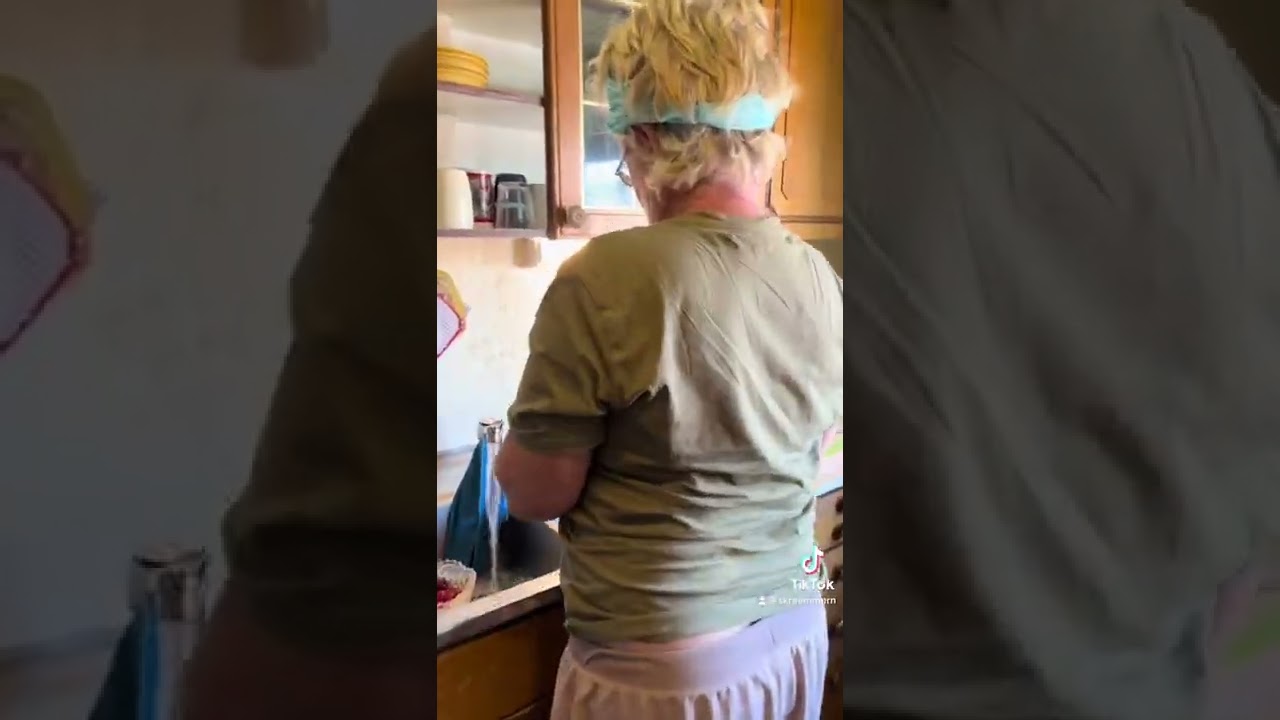 Jumpscare my mom 😂