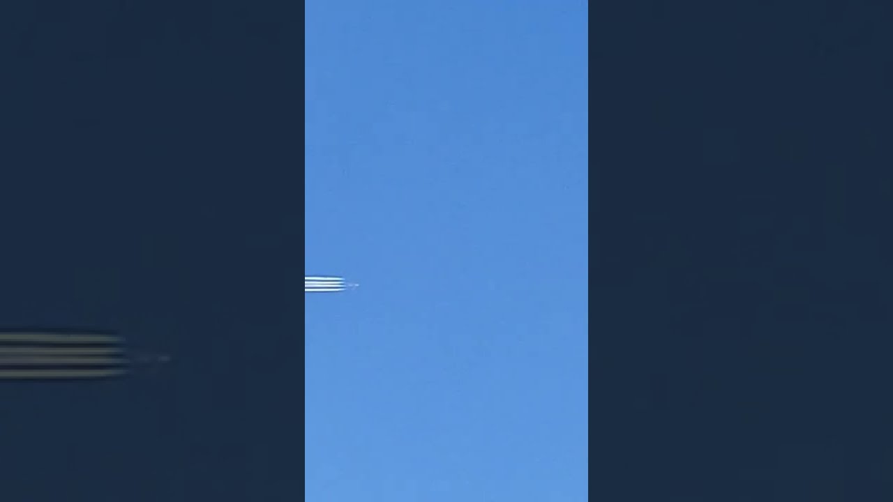 Another insane sounding Airbus A400M flyover at 33.000 ft!