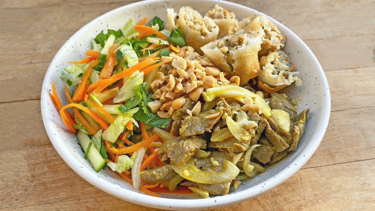 Bobun au bœuf (salade vietnamienne aux vermicelles)