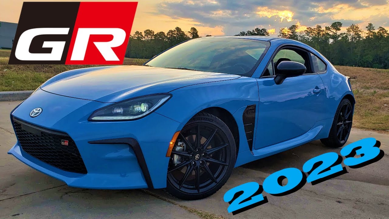 2023 Toyota GR86 6-Speed Review || The $35,000 Lightweight Screamer!