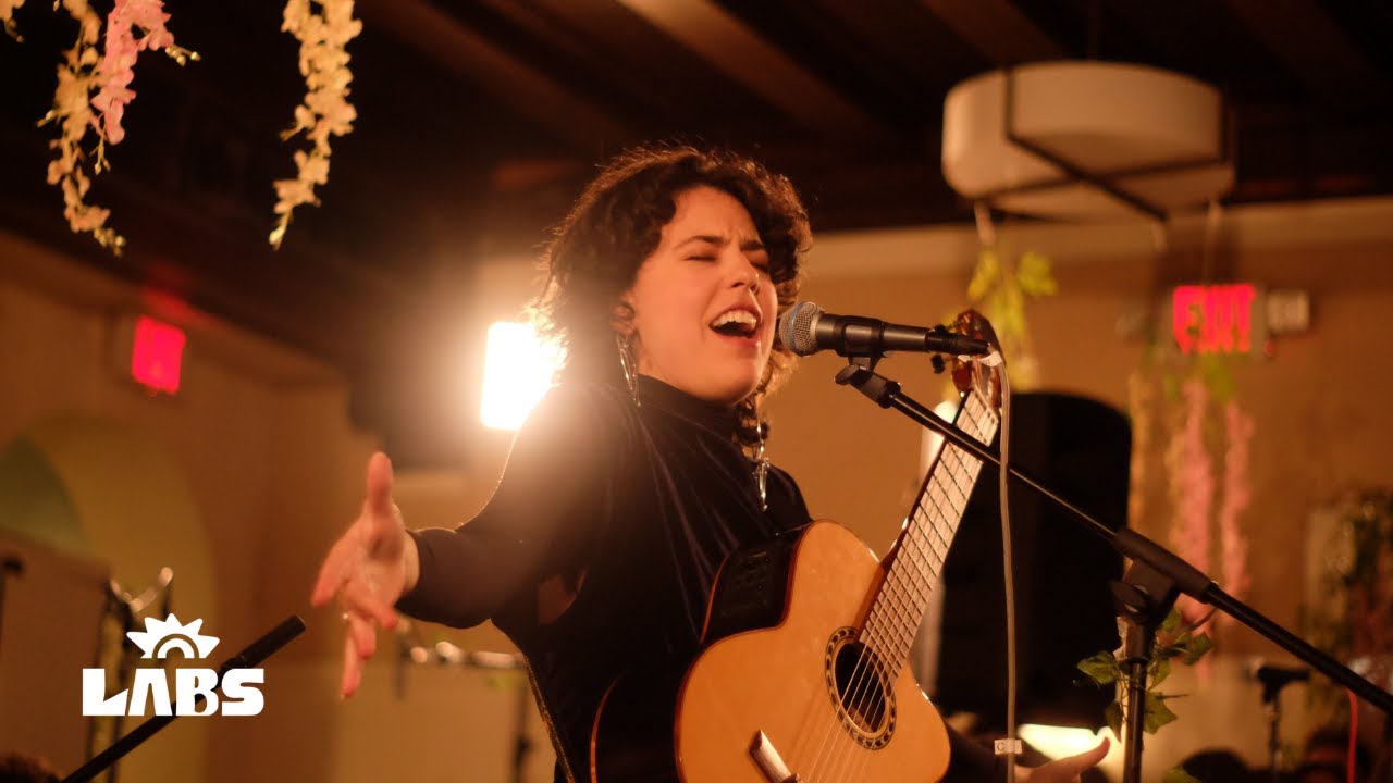 Jade Faria | Tiny Loft (Live)