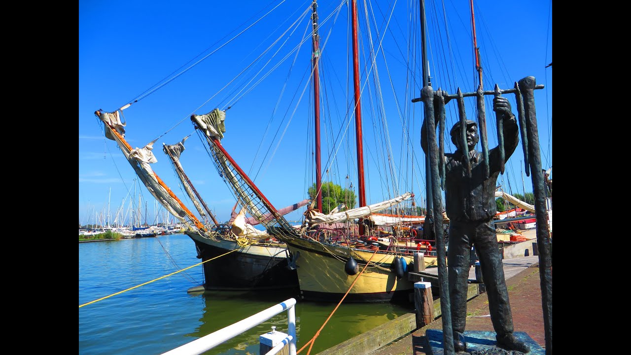 Monnickendam   is a Town in the Dutch province of North Holland.