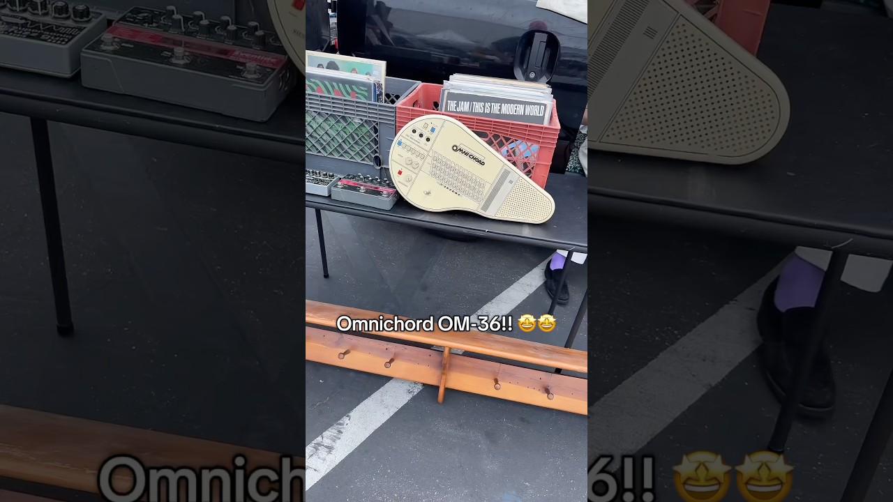 Audio and musical finds at the flea market! 