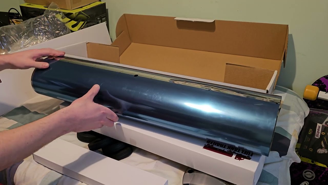 Tamiya tanker trailer 56333 unboxing rc . 