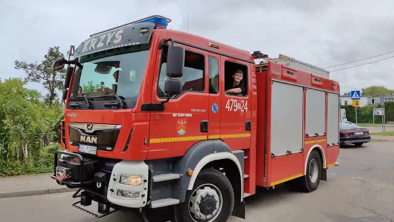 Parada wozów strażackich ulicami Kołobrzegu z okazji VI Festynu Strażackiego w Korzystnie #2