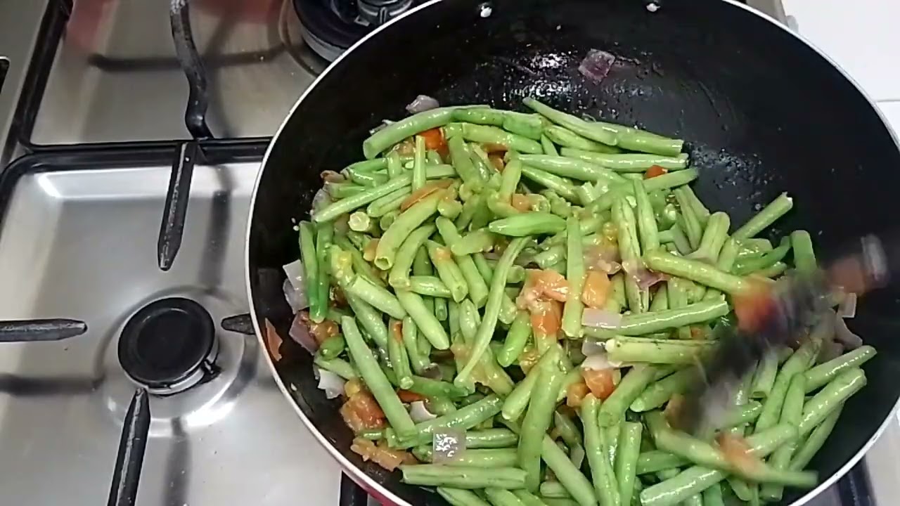Ginisang Beans sa kamatis at dried Shrimp