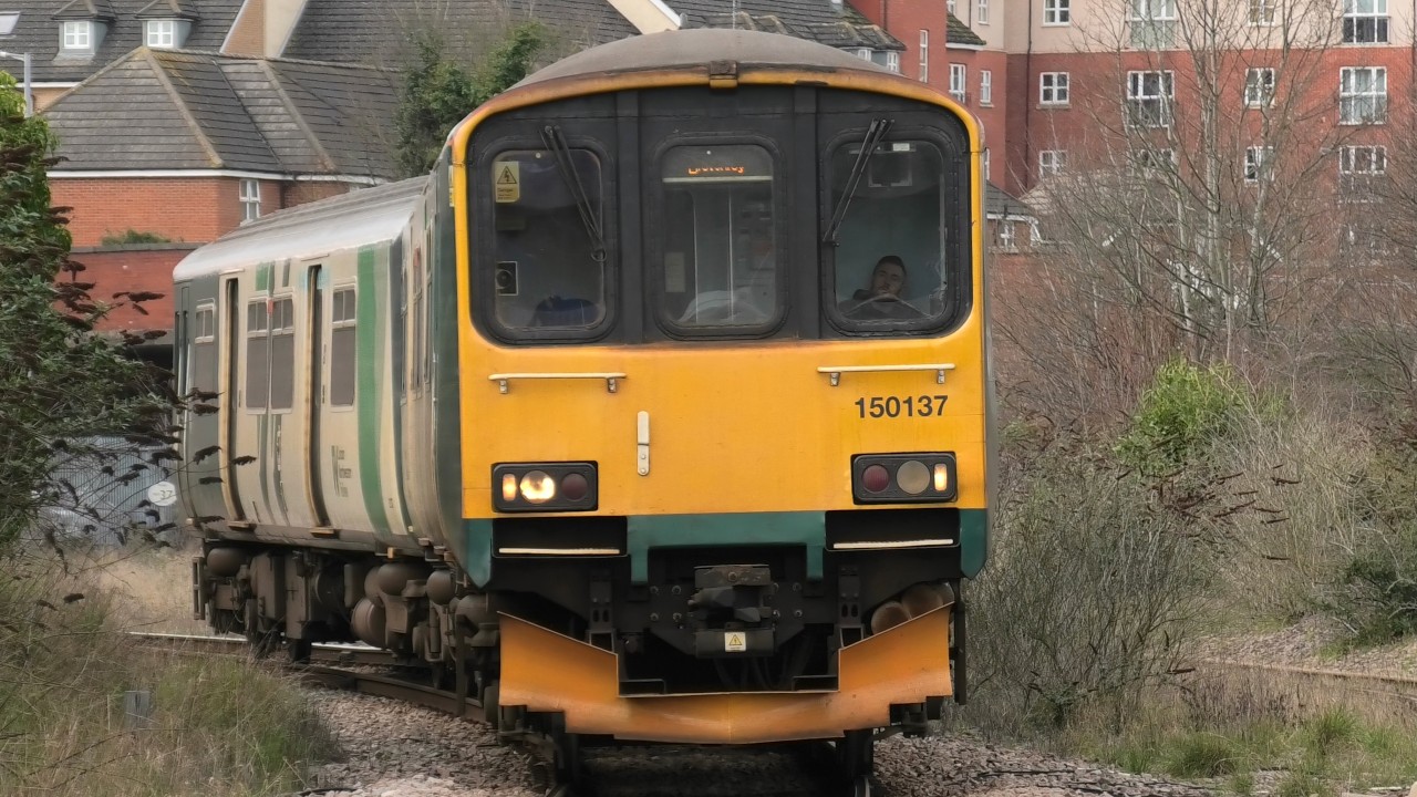 London North Western Class 150/1 - 150137 Arrives At Bedford St Johns For Bletchley - 26th February