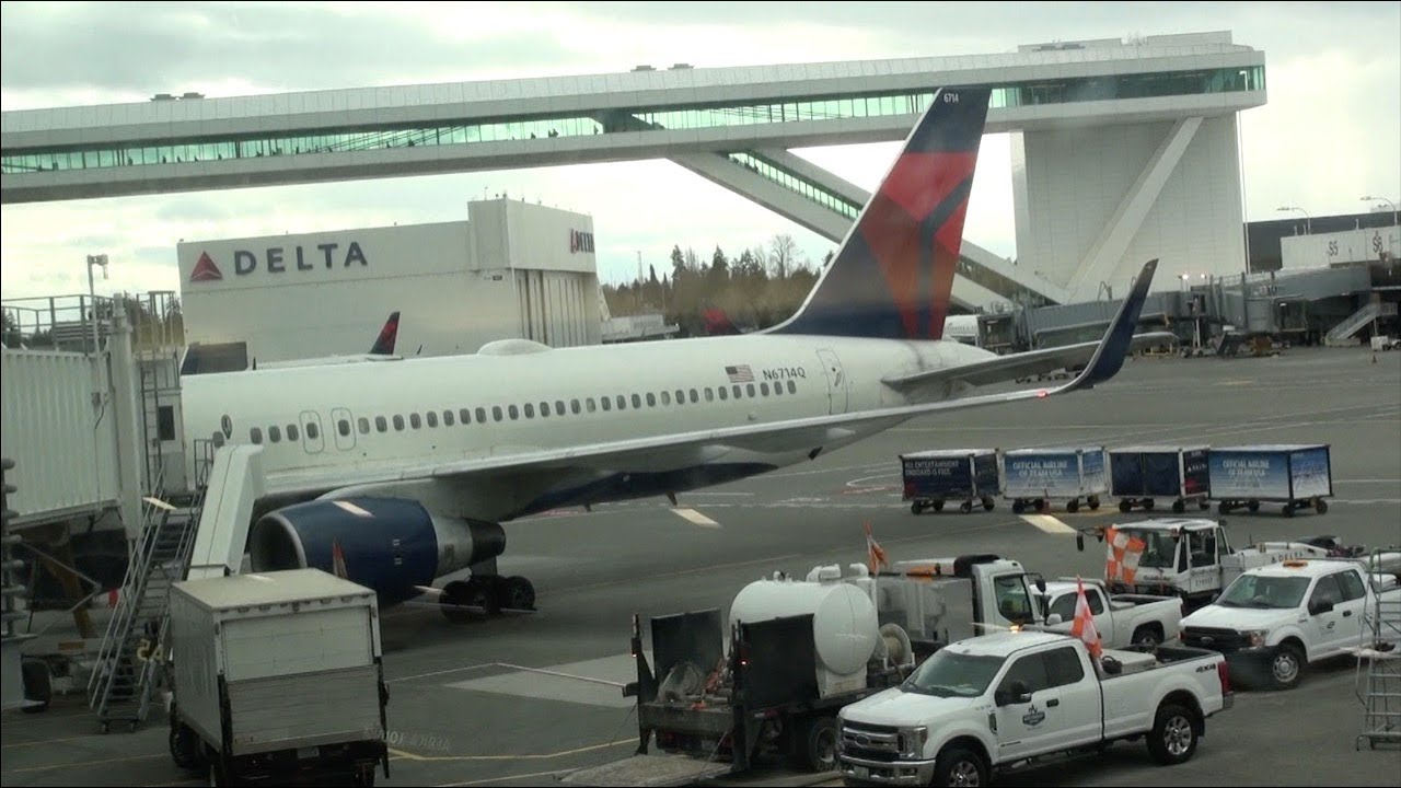 Delta Air Lines Boeing 757-200 N6714Q DL 1703 Seattle-Los Angeles Economy Class Trip Report