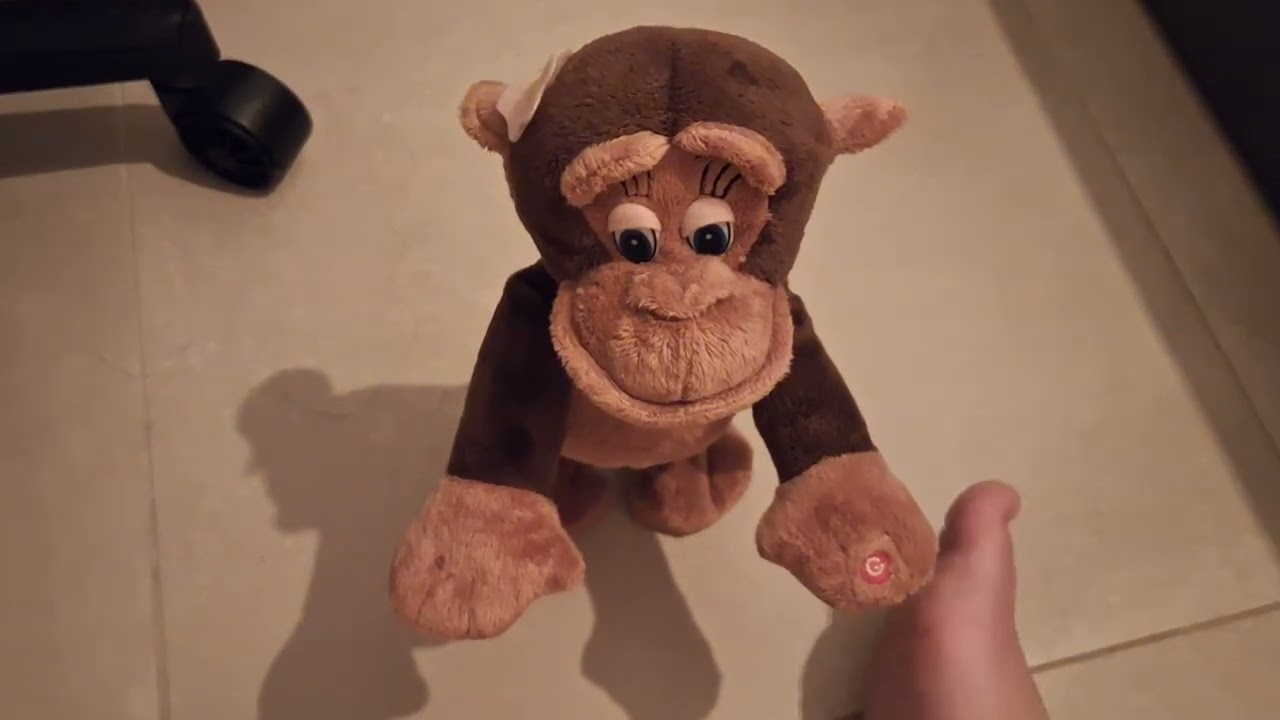 (Rare) (still working) gemmy - slidestpper (hot stepper) lucy the girl monkey