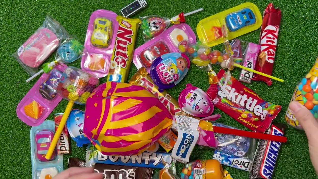 Satisfying Video Asmr Unboxing GIANT Sweets Chocolate and Rainbow Lollipops with CandyCutting Asmr.