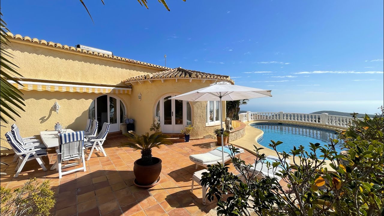 Stunning Villa with Panoramic Sea Views in La Cumbre del Sol