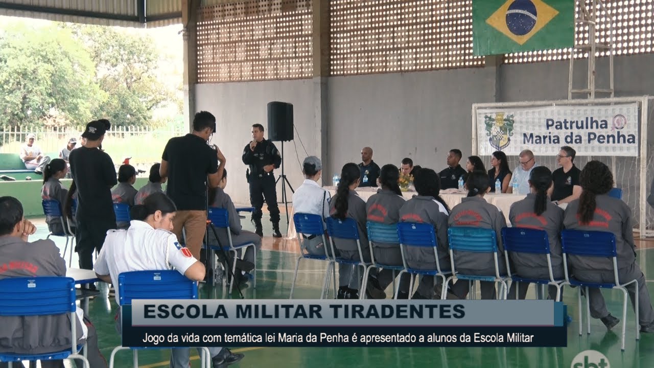 Jogo da vida com temática lei Maria da Penha é apresentado a alunos da Escola Militar