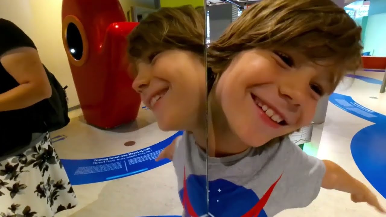 Amsterdam Science Museum NEMO - SuperTwins TV