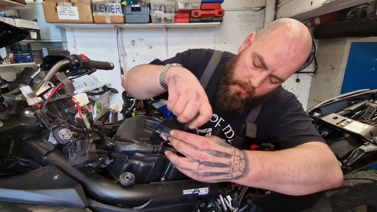 Kawasaki ER 6F 2016  SERVICE