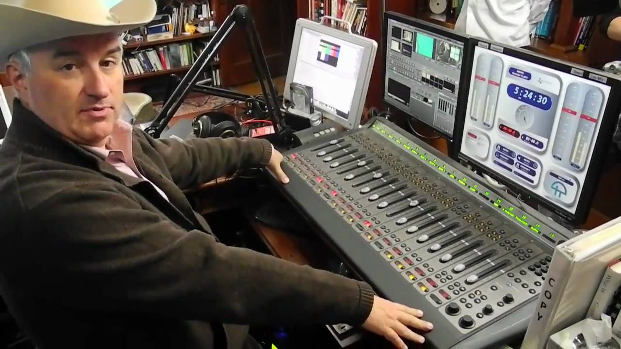 Leo Laporte gives a tour of the Twit cottage studio