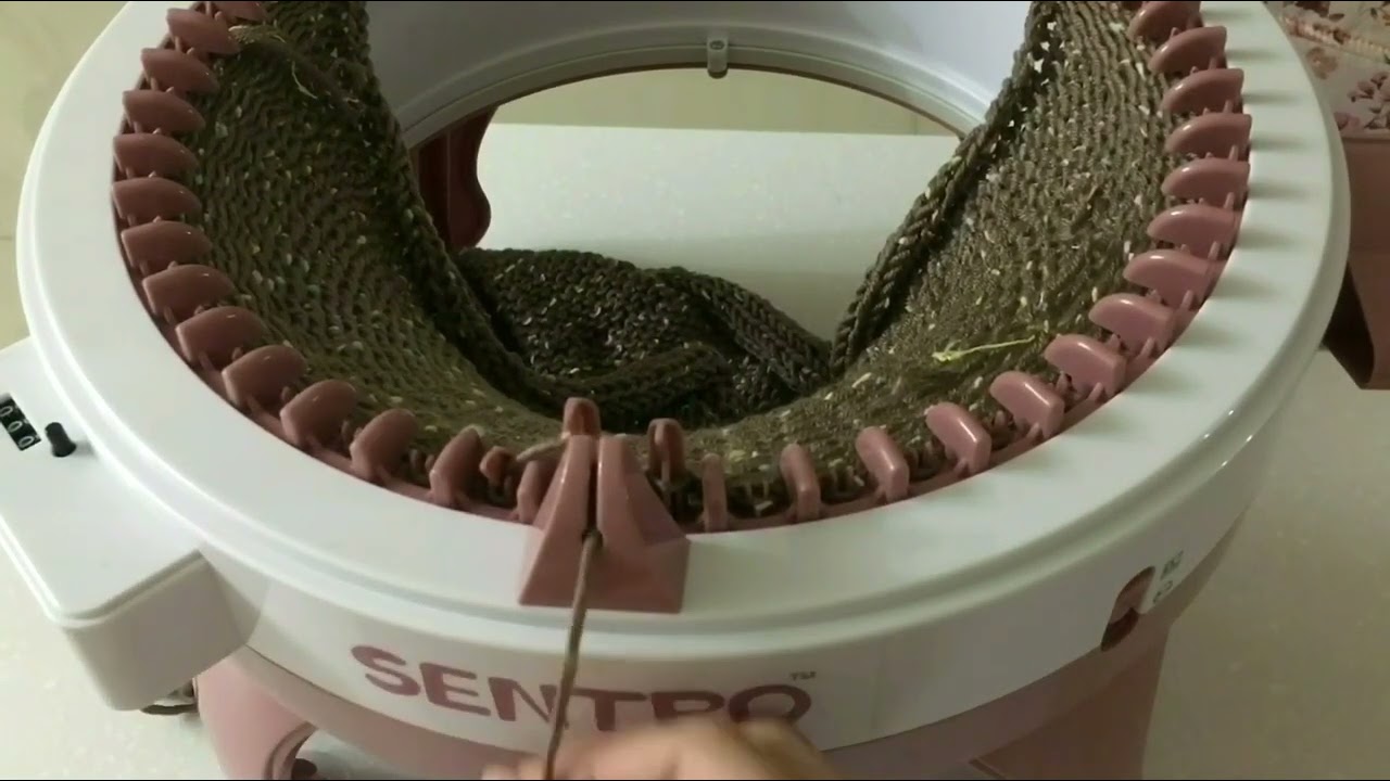 How To Make A Scarf｜A Flat Knit ｜特大號手搖編織機 Sentro Knitting Machine ｜毛球圍巾