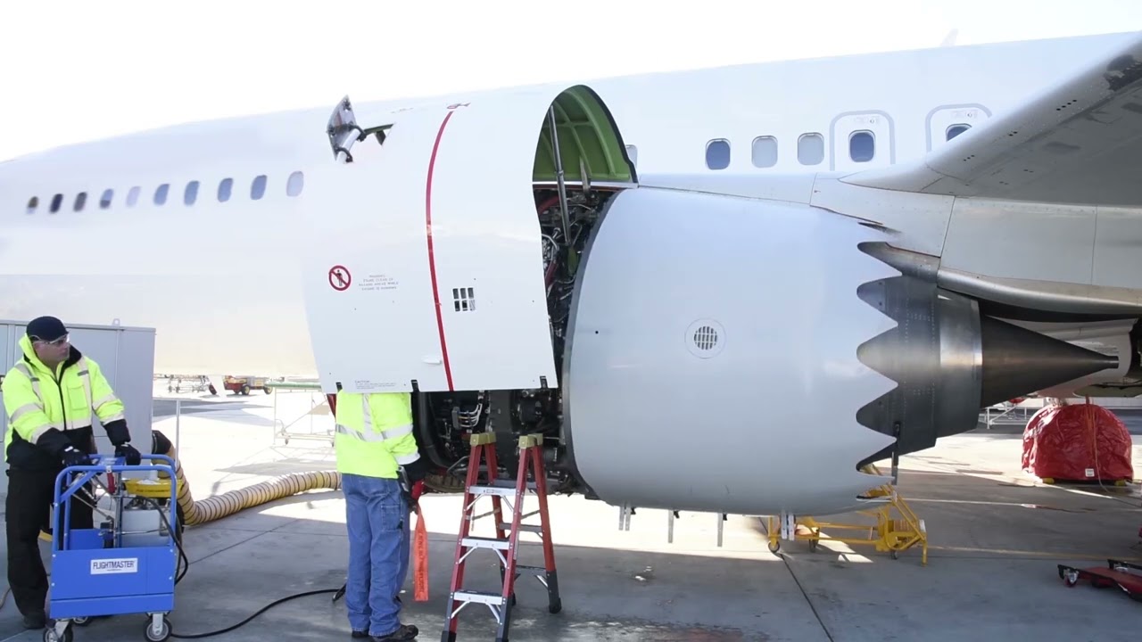737 MAX Closing the Thrust Reverser REV 001 06072019