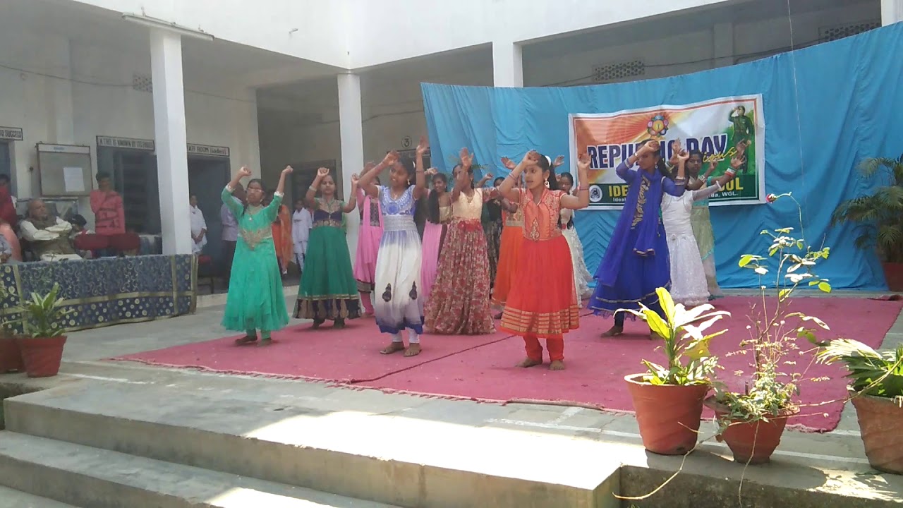 Awara bhavre jo haule haule gaaye