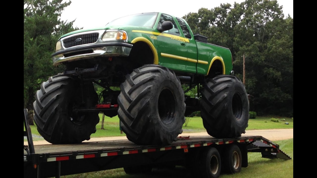 John Deere Monster Truck! Bog Truck Mud Bigfoot Tractor Tires Huge!
