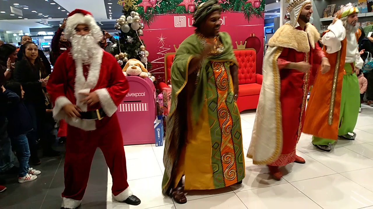 Bailando santa con los reyes magos