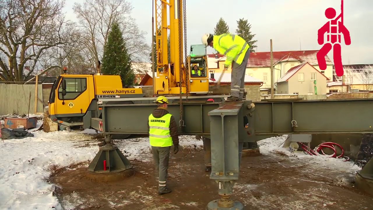 LIEBHERR-STAVEBNÍ STROJE CZ s.r.o. - Montáž věžového jeřábu (Koordinuj.cz)