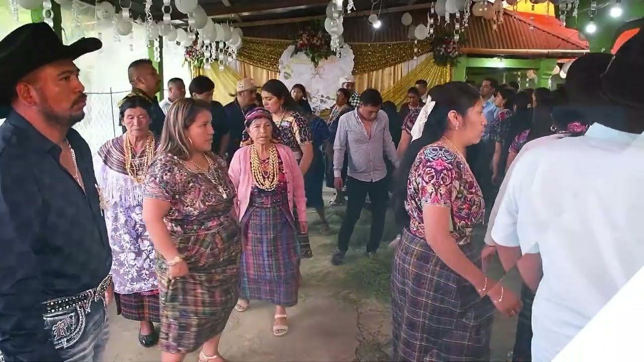 Boda de Manuela y José, Junto con Sonora Azul  (Fiesta en la casa del día de la boda)