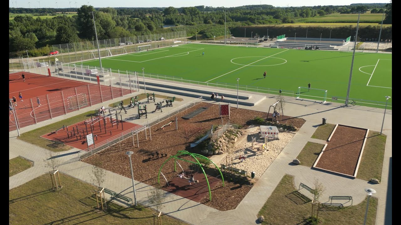 Sport- und Freizeitanlage Loxstedt: Konzept - Planung - Bau - Fertigstellung