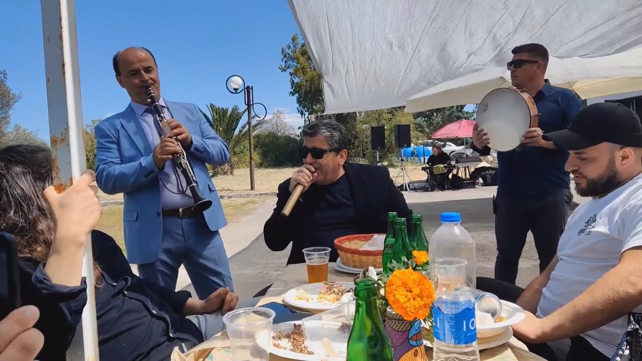 Κώστας Καλόγερος και Βασίλης Καλκάνης prive την Πρωτομαγιά στο Μώλο Φθιώτιδας