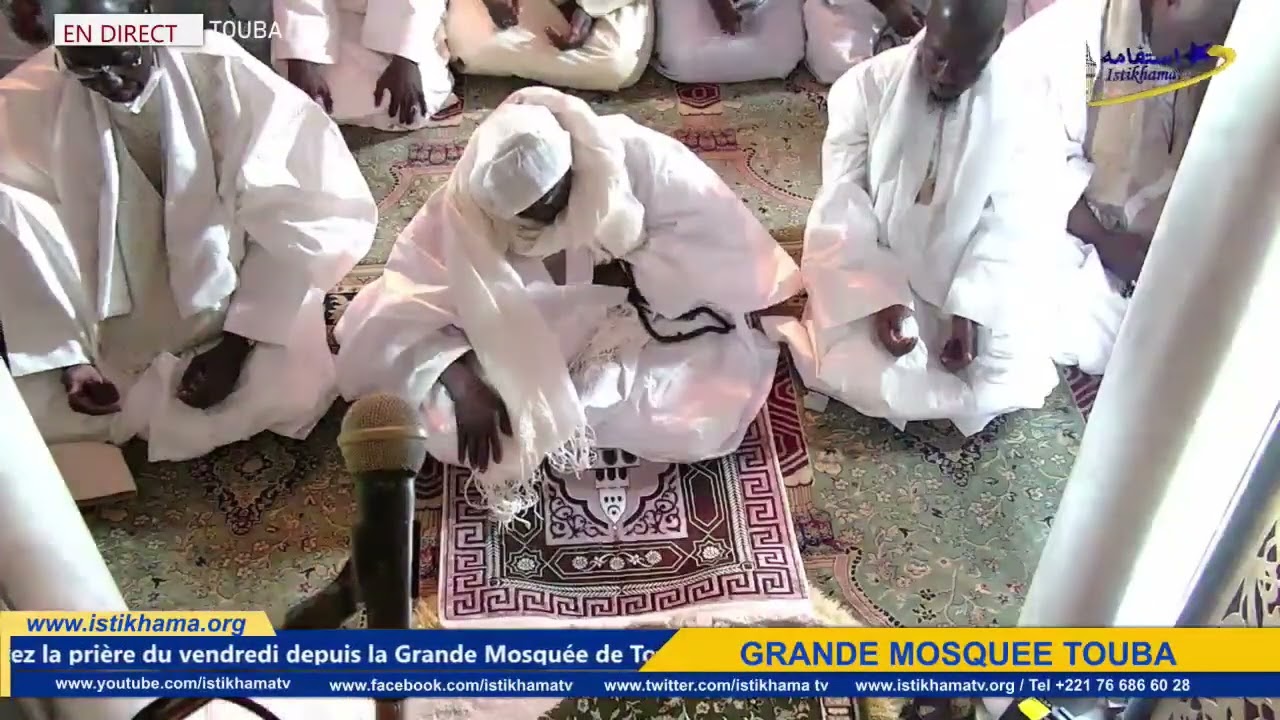 Le Khalif Général des Mourides Serigne Mountakha Mbacké à la Grande Mosquée de Touba Prière Vendredi