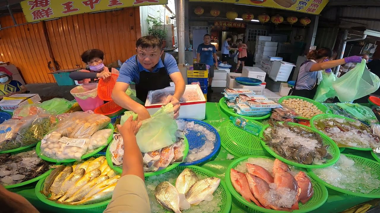 興達港觀光漁港海鮮拍賣興達港王中皇海鮮叫賣