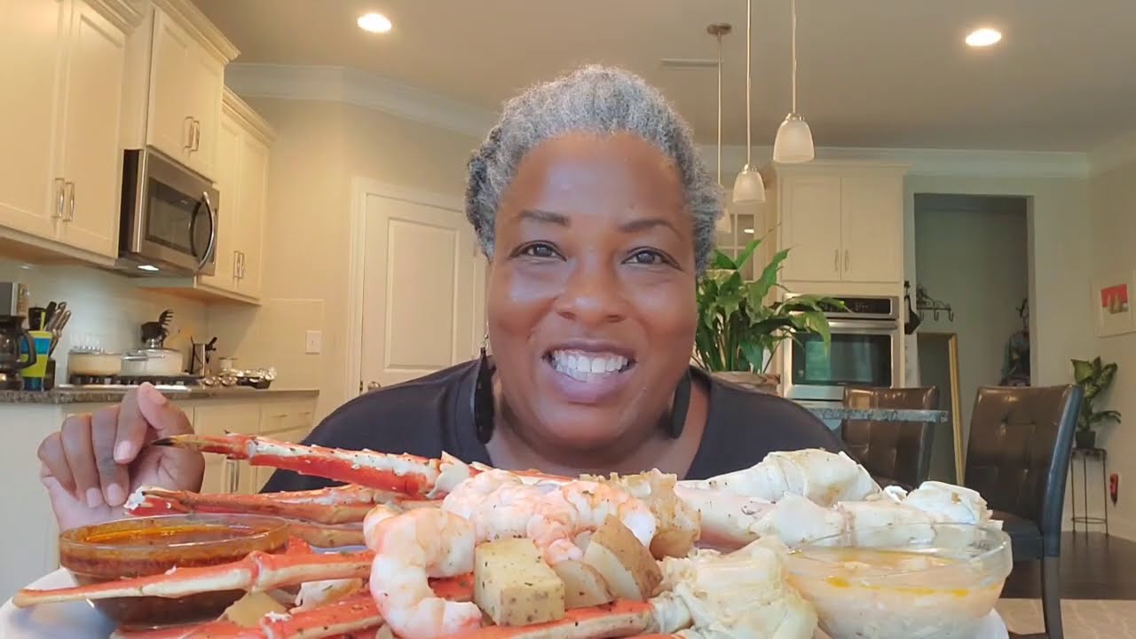 King Crab Legs Drenched in Smackalicious Butter Sauce Mukbang Eating Show