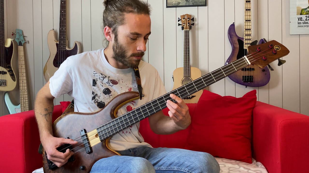 Girls like you by Maroon 5 - Solo Bass Cover (free tabs)