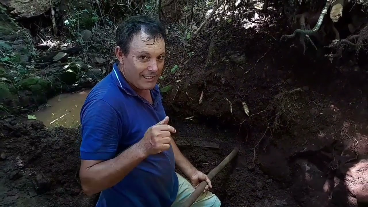HOJE NÓS PLANTAMOS ÁGUA!!.    SERÁ QUE É POSSÍVEL?