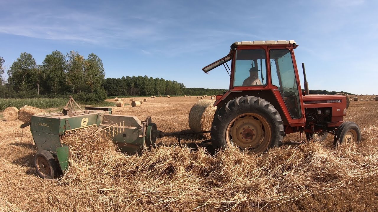 Paille - Tracteur RENAULT 751 & presse John Deere Moyenne densité CB300 - Audeux - Doubs