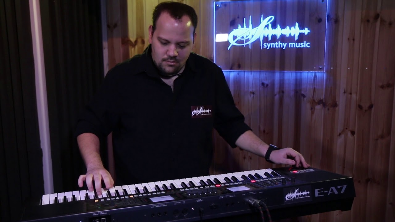 אטש ברק מדגים את הסט המזרחי של עדי נתנאלי על  Roland E-A7
