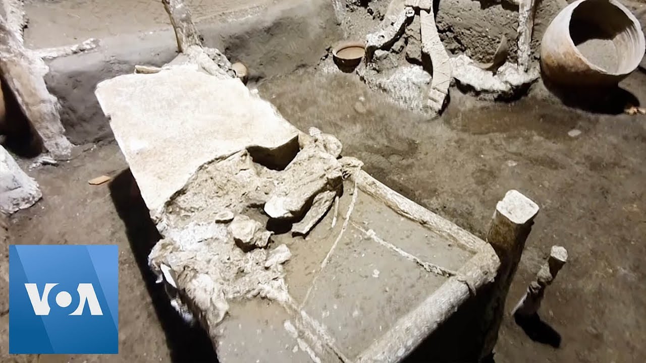 Archaeologists in Pompeii Discover New Room in Villa