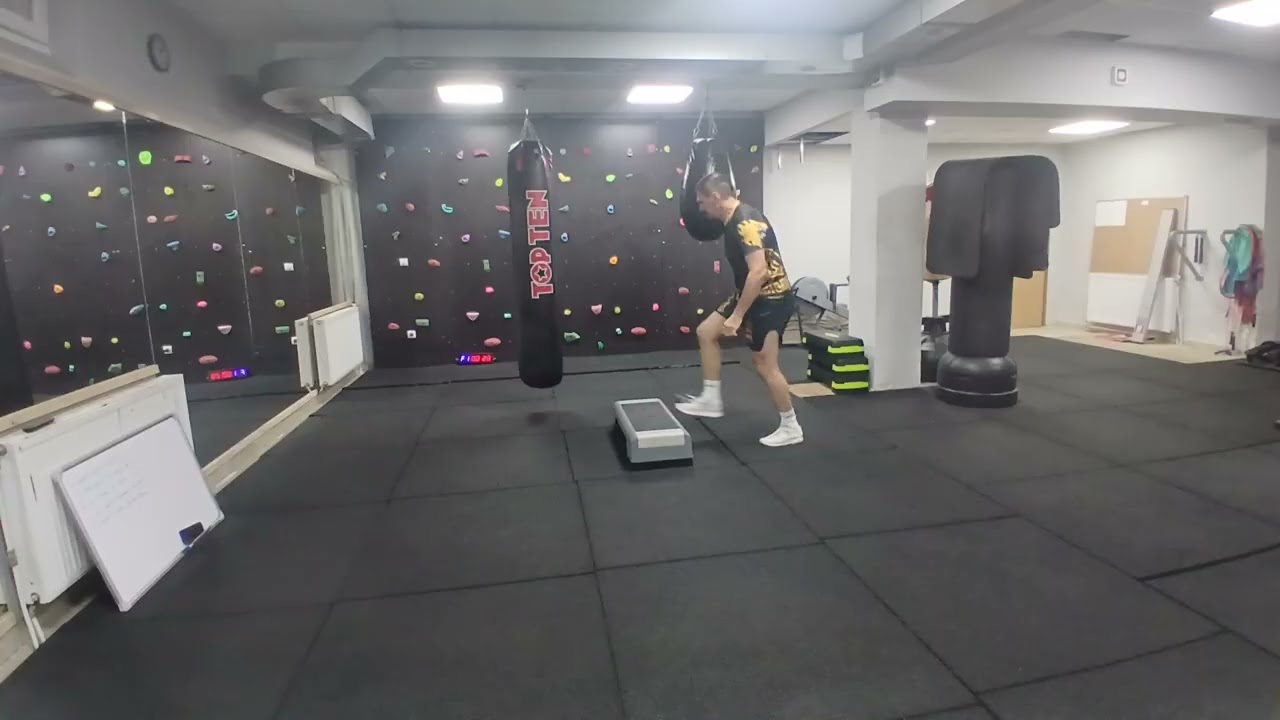 Trening sa step klupicama