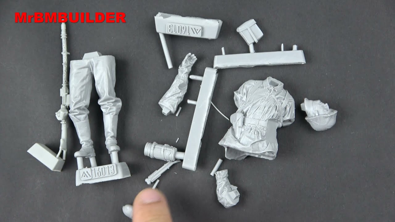 Assault Models  German Machine Gunner 1943 1/16