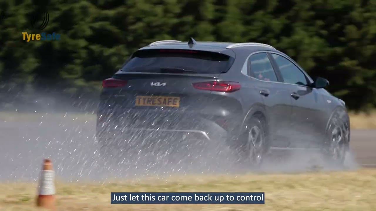 TyreSafe driver experience  - aquaplaning (loss of control)