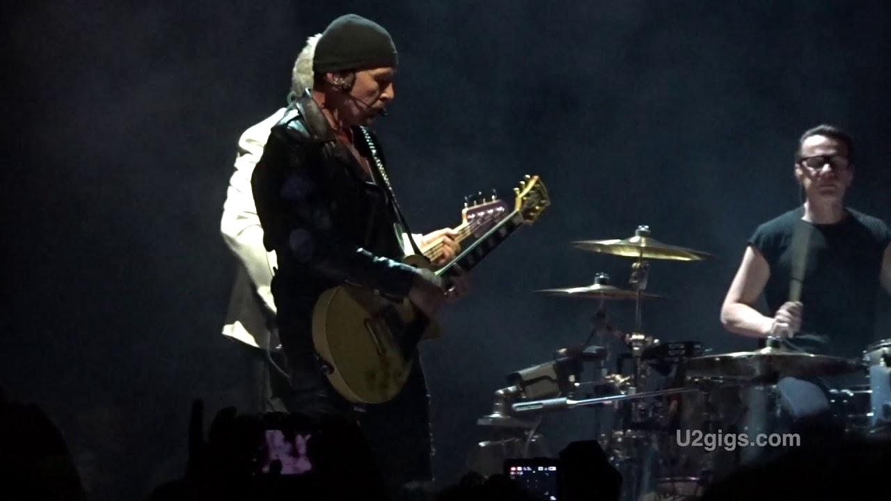 U2 Berlin Acrobat 2018-08-31 - U2gigs.com