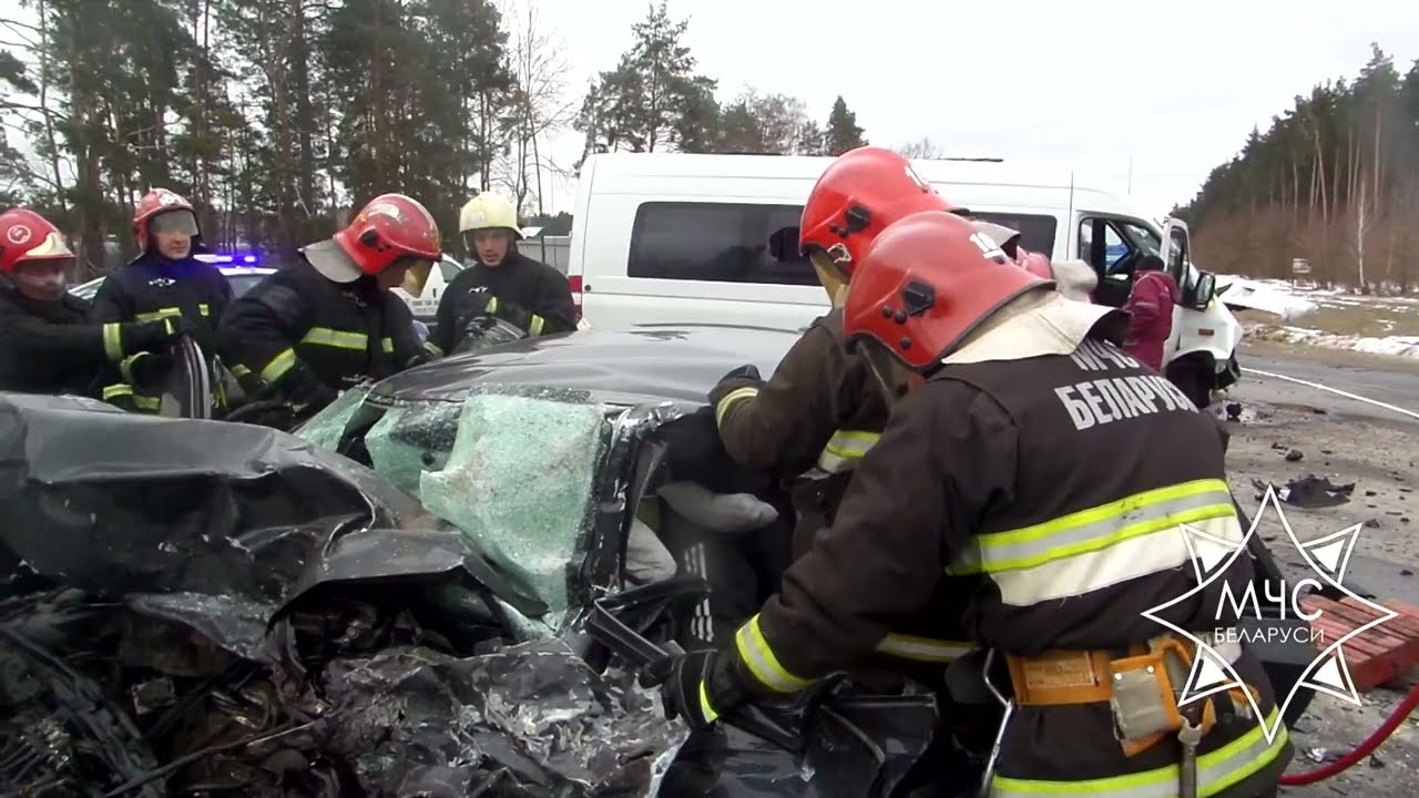ДТП в Речицком районе: спасатели деблокировали мужчину