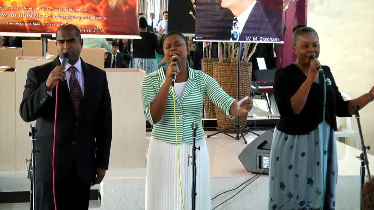 Encha-me / Fill Me- Ir. Maria Bramble e Santos