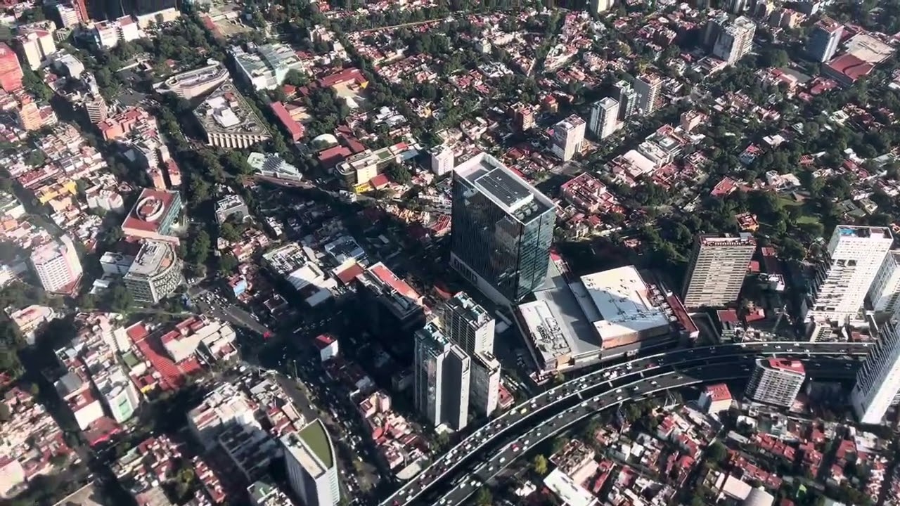 #CDMX vista aérea de Ciudad de México 🇲🇽, sus estadios, Reforma y aterrizaje.