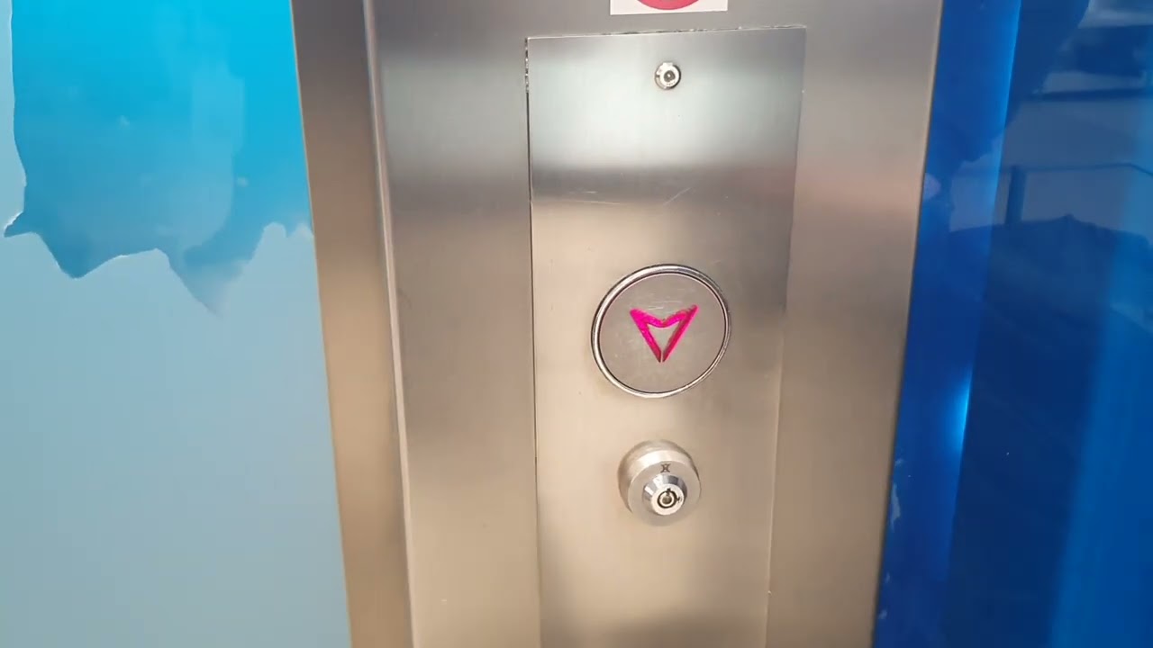 2013 Kone Lifts @ Primark in Leeds Trinity